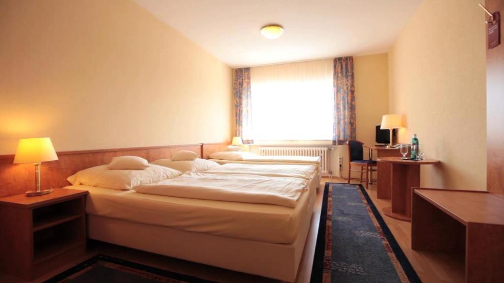 Friends Hotel Kerpen Экстерьер фото
